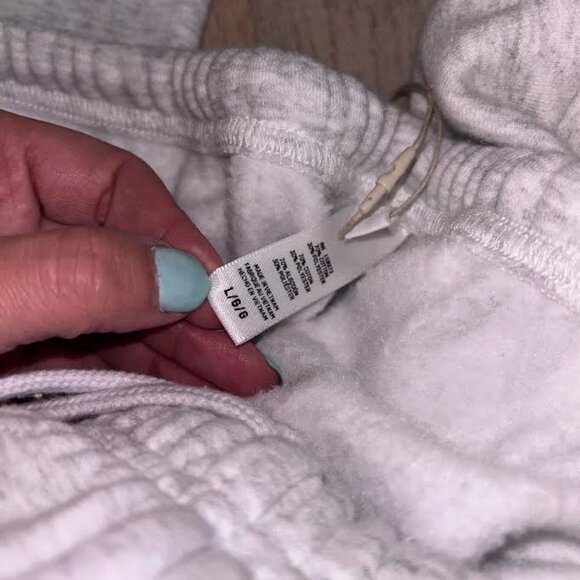 SKIMS Sweatsuit Set - Picture 6 of 8